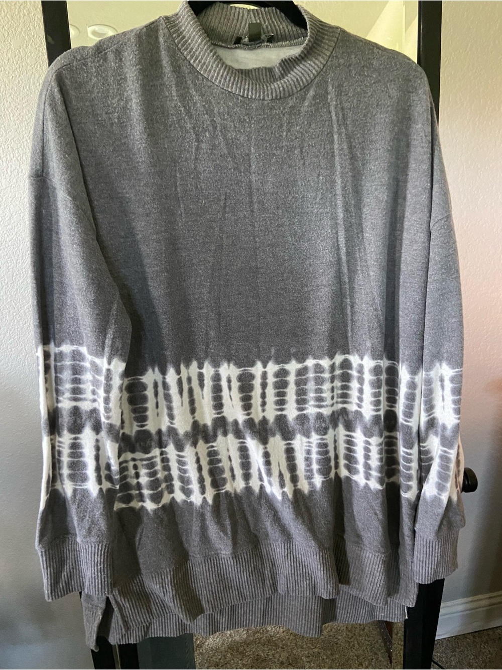 Wonderly Heather Gray Crewneck Sweater